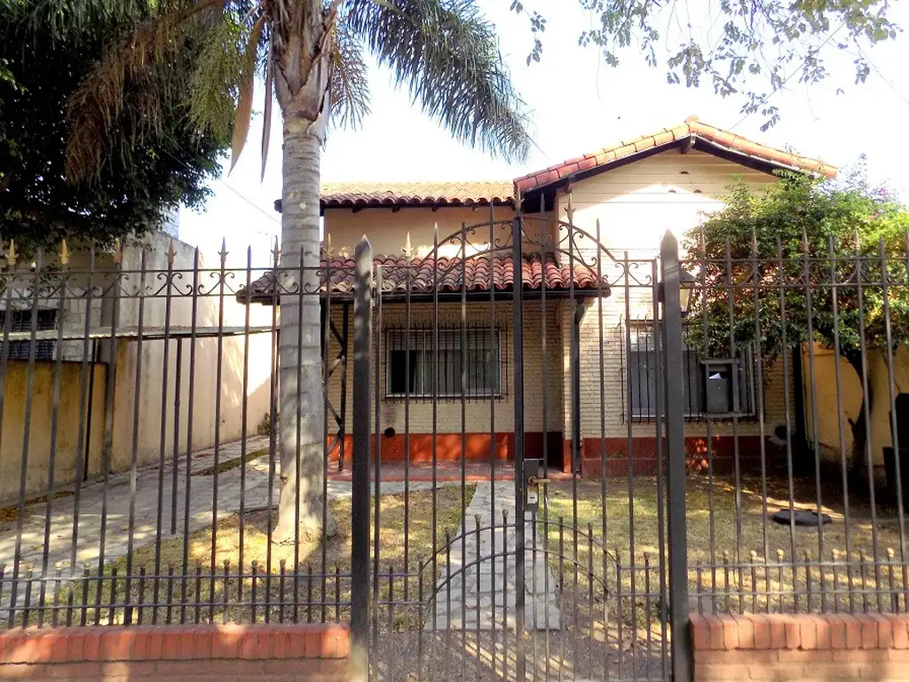 CASA EN VENTA CON 5 DORMITORIOS EN JOSE MARMOL