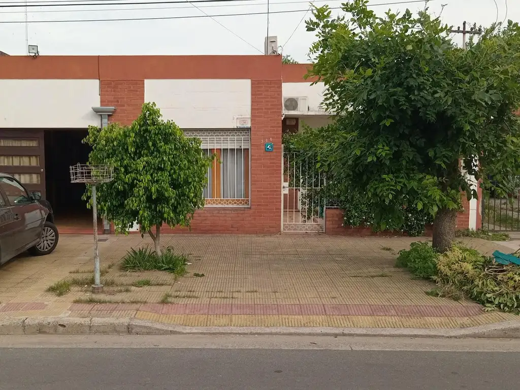 Casa venta de tres dormitorios, Tolosa, La Plata