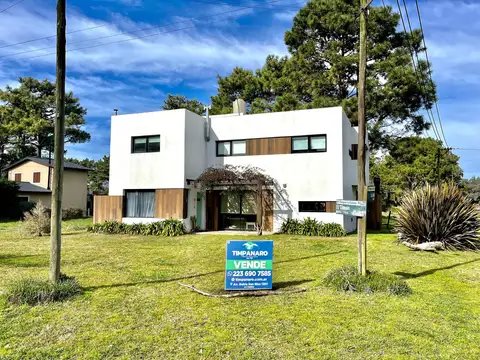 DOS CASAS MODERNAS EN BLOCK EN LA CALETA