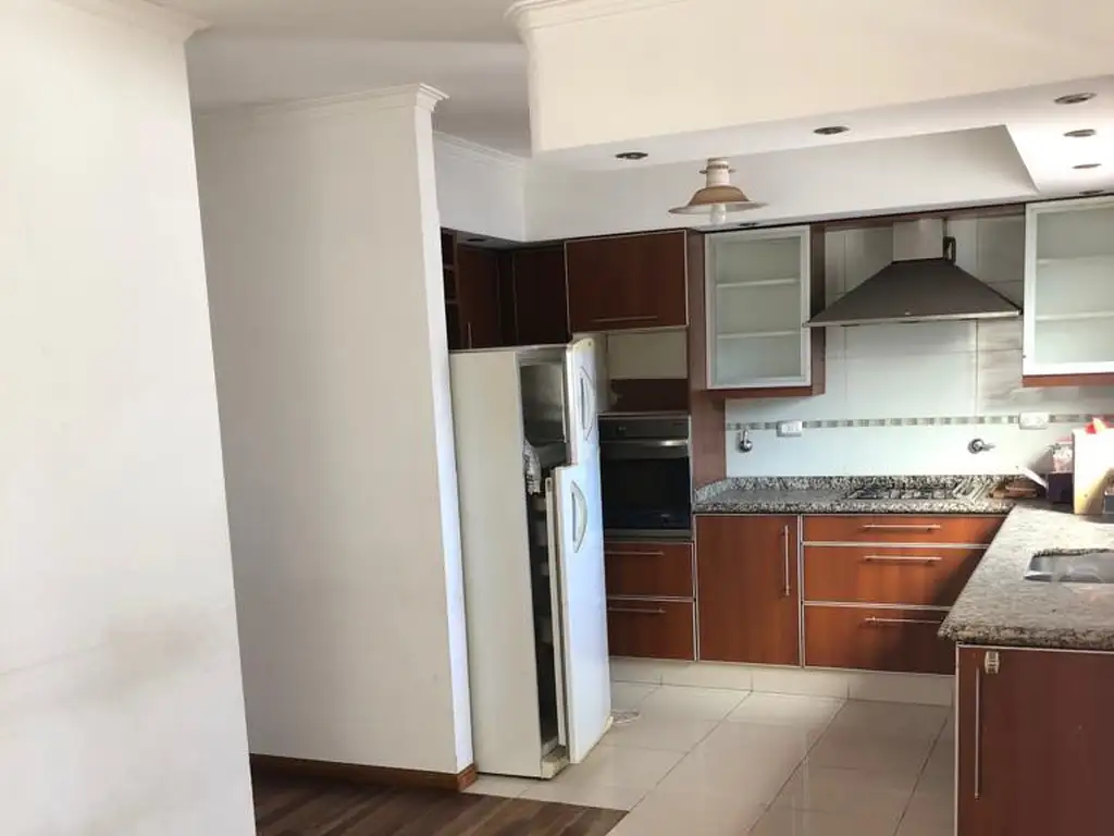 Departamento en Venta, en Lomas de Zamora, en muy buen estado.