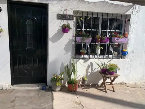 LOTE CON DOS PROPIEDADES EN FLORENCIO VARELA