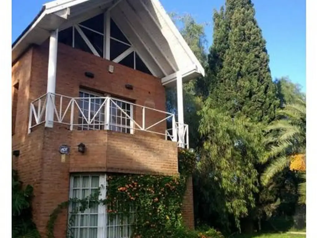 VENTA HERMOSA CASA QUINTA CRUCE DE FLORENCIO VARELA