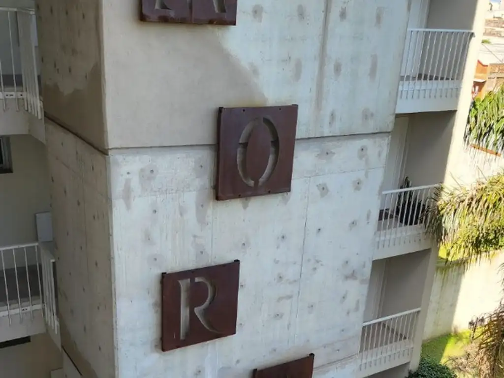 COCHERAS EN EDIFICIO LA MORADA