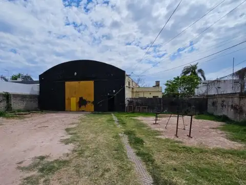 Vendo Galpón en zona Don Bosco y Ramírez.