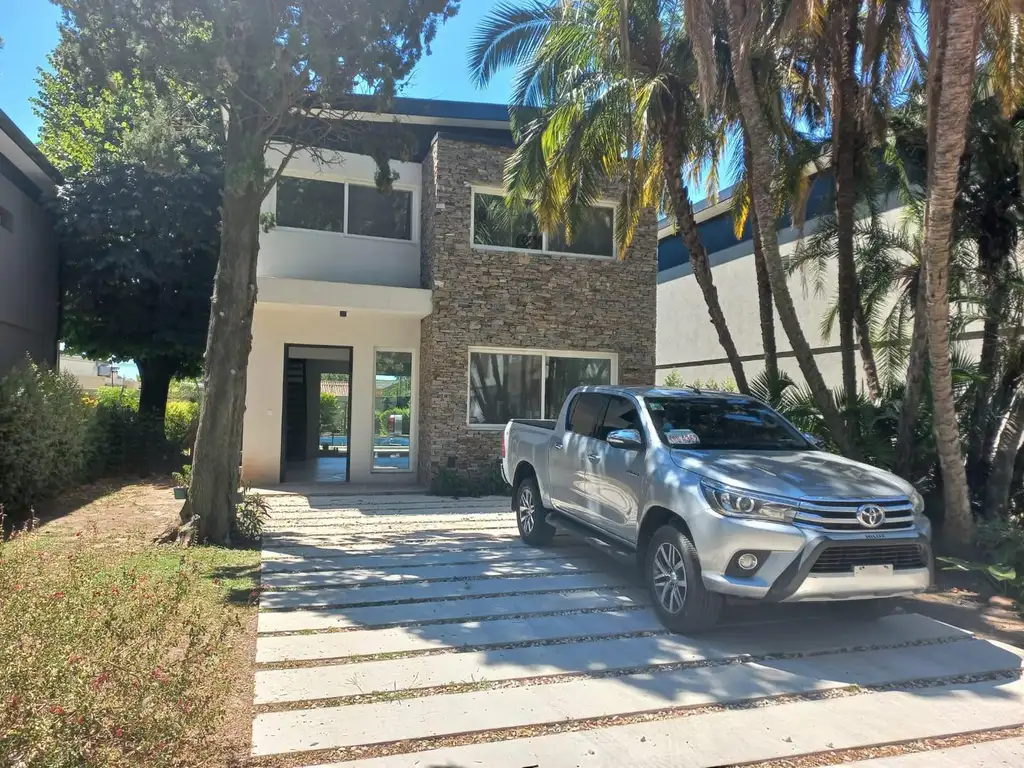 CASA en VENTA en VILLA ELVIRA - PACHECO a ESTRENAR