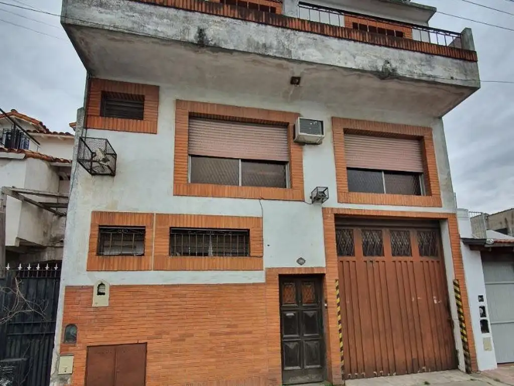 GALPÓN C/ OFICINA EN VENTA - AVELLANEDA