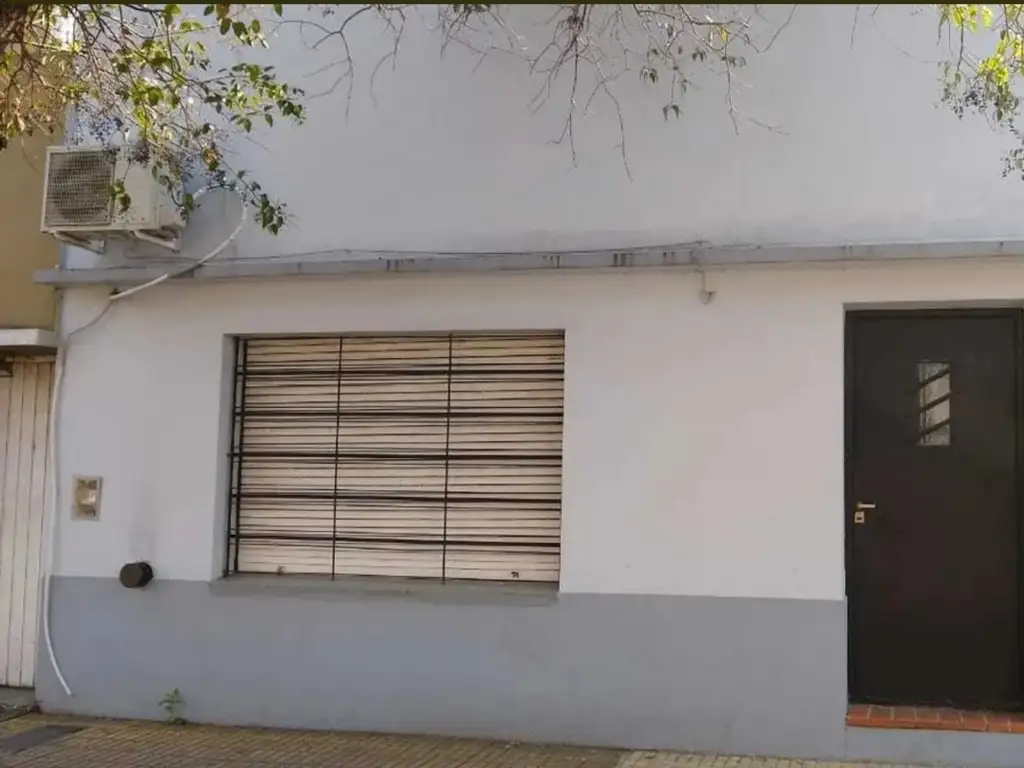 BANFIELD ESTE - VENTA EN BLOQUE CASA + DOS DUPLEX