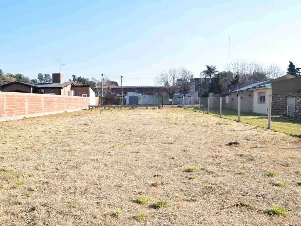 TERRENO/LOTE EN VENTA EN 517 E/139 Y 140.