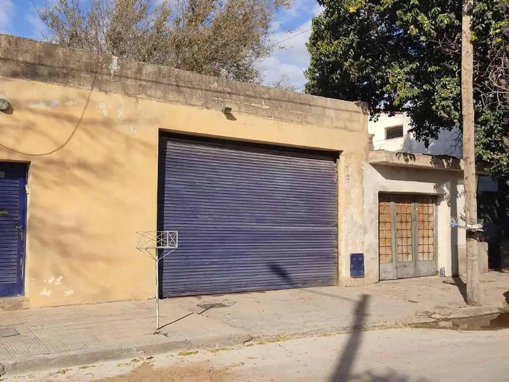 VENTA CASA 2 DORMITORIOS + GALPON LOS PARAISOS cba