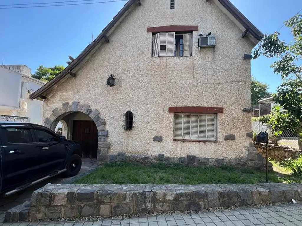 ALQUILER ANTIGUA CASONA EN EL CERRO DE LAS ROSAS!