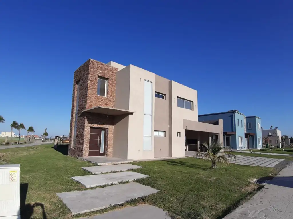 VENTA DE CASA EN LAGOS DE CANNING, ESTRENAR, ESCUCHA OFERTAS!