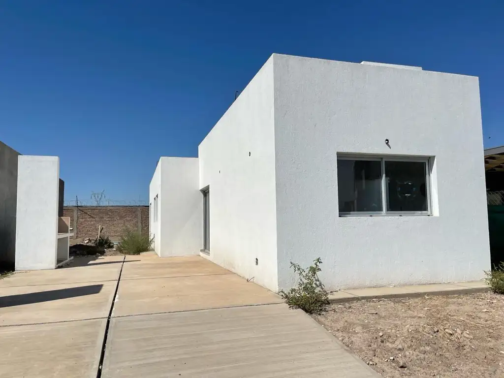 Casa en venta en Cortaderas 3 a estrenar