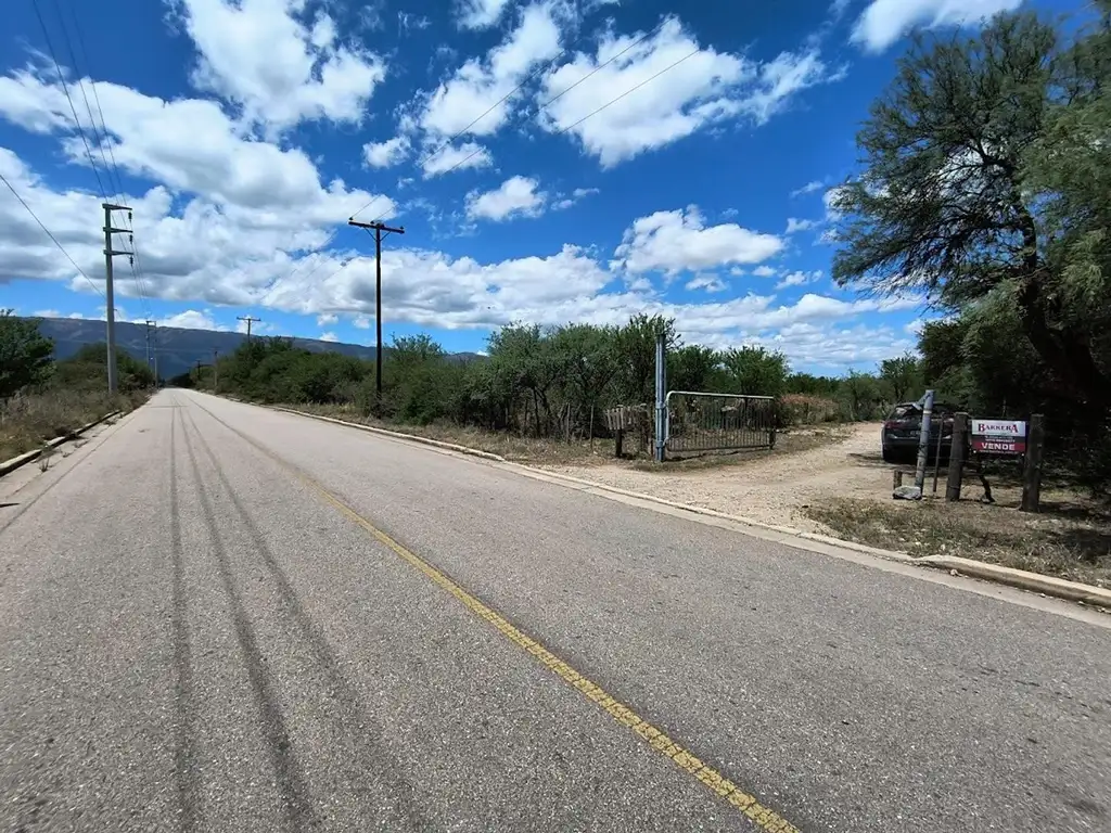 Campo sobre ruta 28, a 6,3 km de Ruta 1; 17,5 Has c/casa