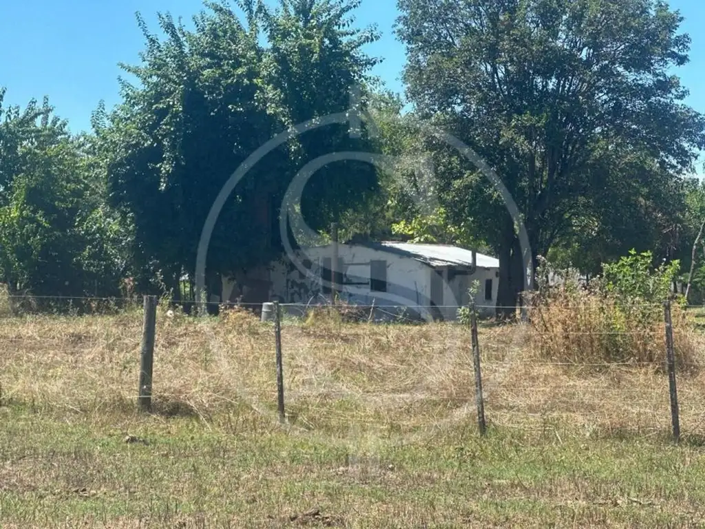 CAMPO 3.9 Ha con Casa de Barro Apto subdivisión LUJAN