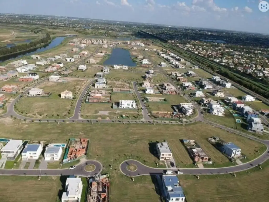 LOTE INTERNO EN CASTAÑOS NORDELTA