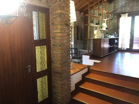 Casa en Alquiler - 3 dormitorios - USD 3.200