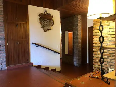 Casa en Alquiler con cochera