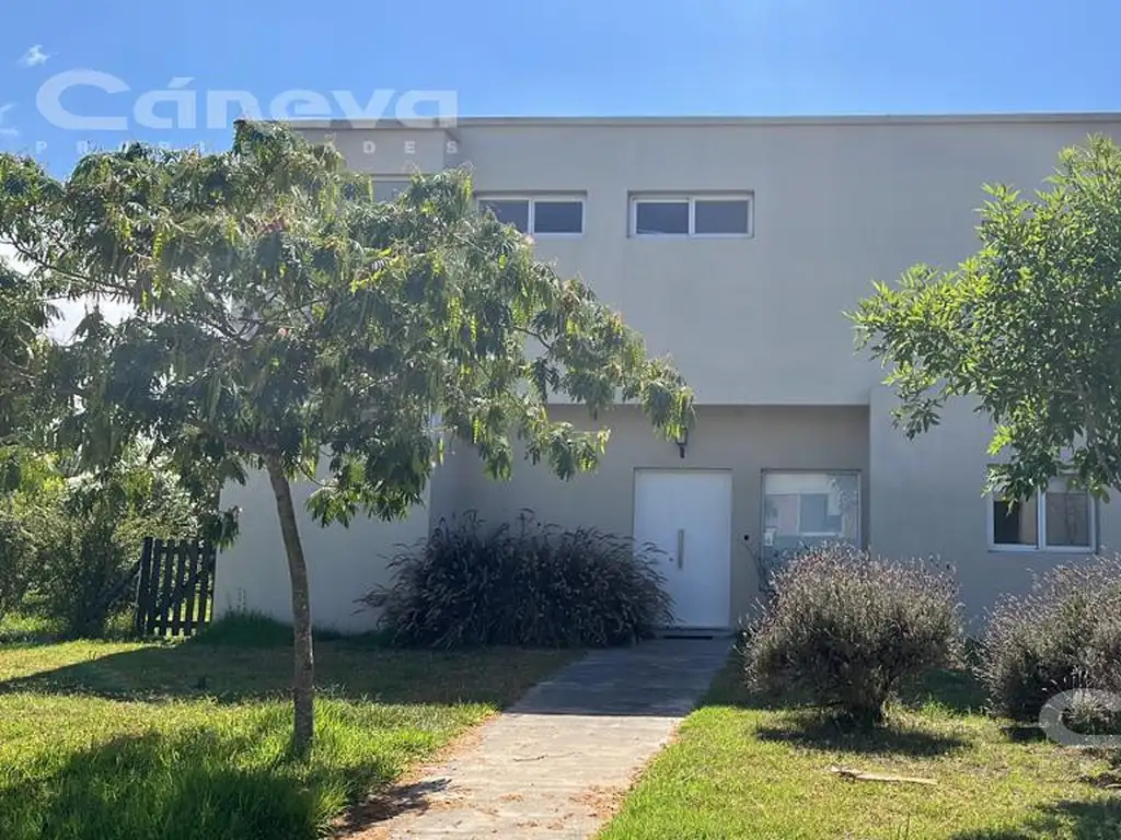 Linda casa en lote interno en San Francisco