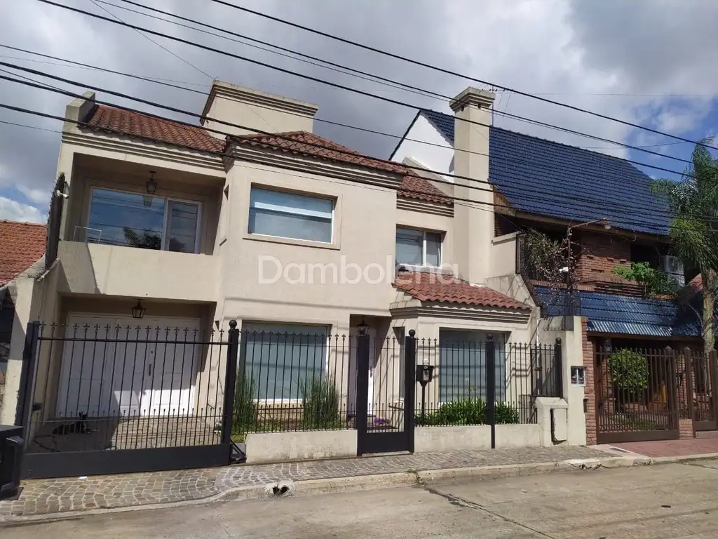 Casa  en Venta o permuta ubicado en Morón, G.B.A. Zona Oeste