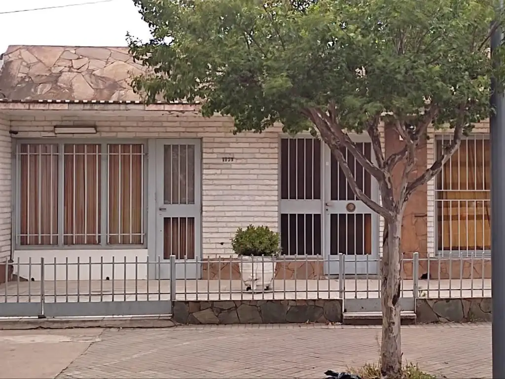 CASA DOS DORMITORIOS EN VENTA