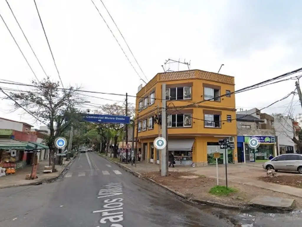 Esquina clave en Munro Oeste