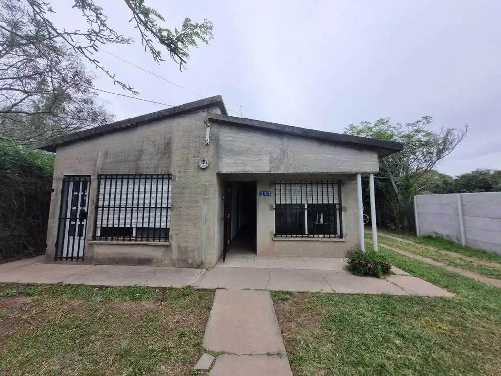 CASA EN VENTA DE DOS DORMITORIOS EN TIMBÚES