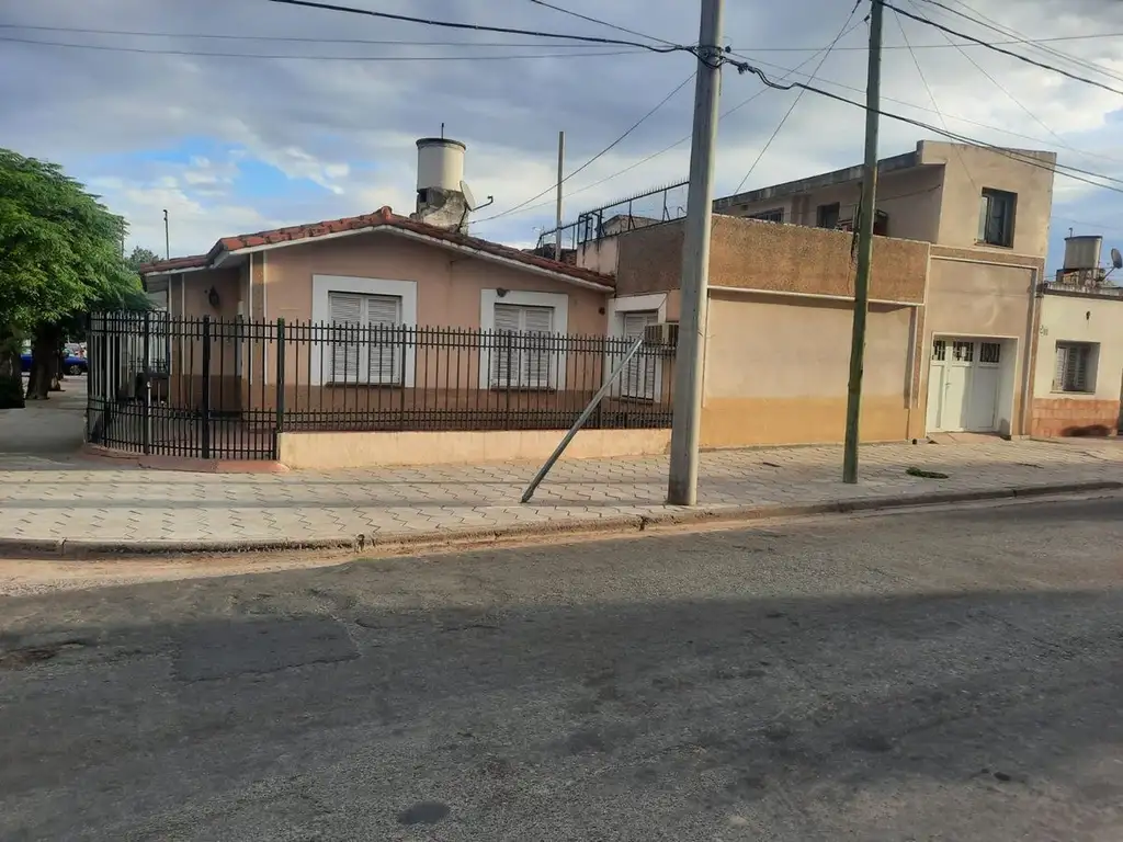 CASA EN VENTA Sarmiento Norte