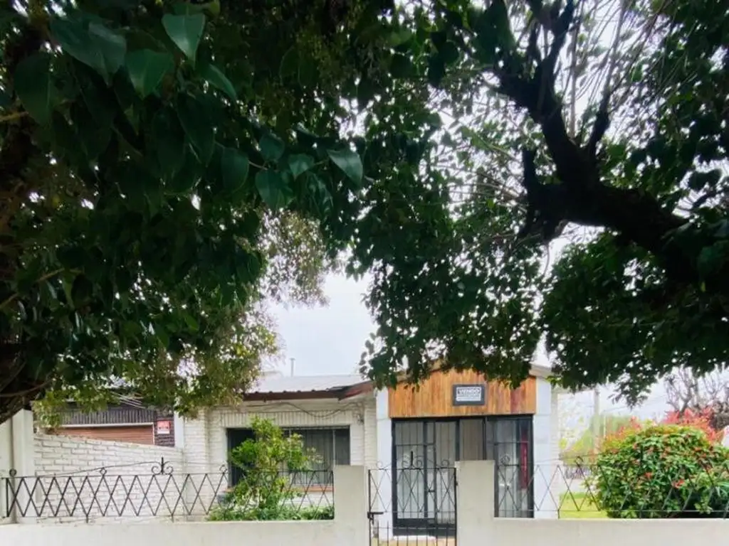 CASA TRES AMBIENTE EN VENTA