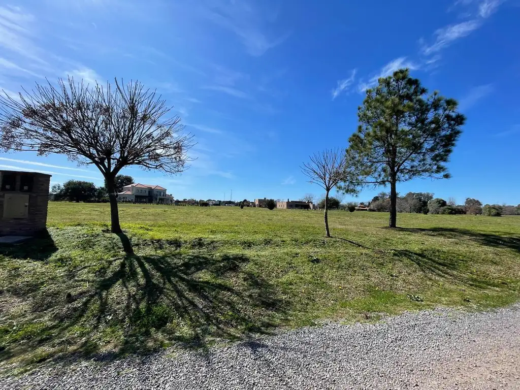 Terreno en  Campana, provincia de Buenos Aires.