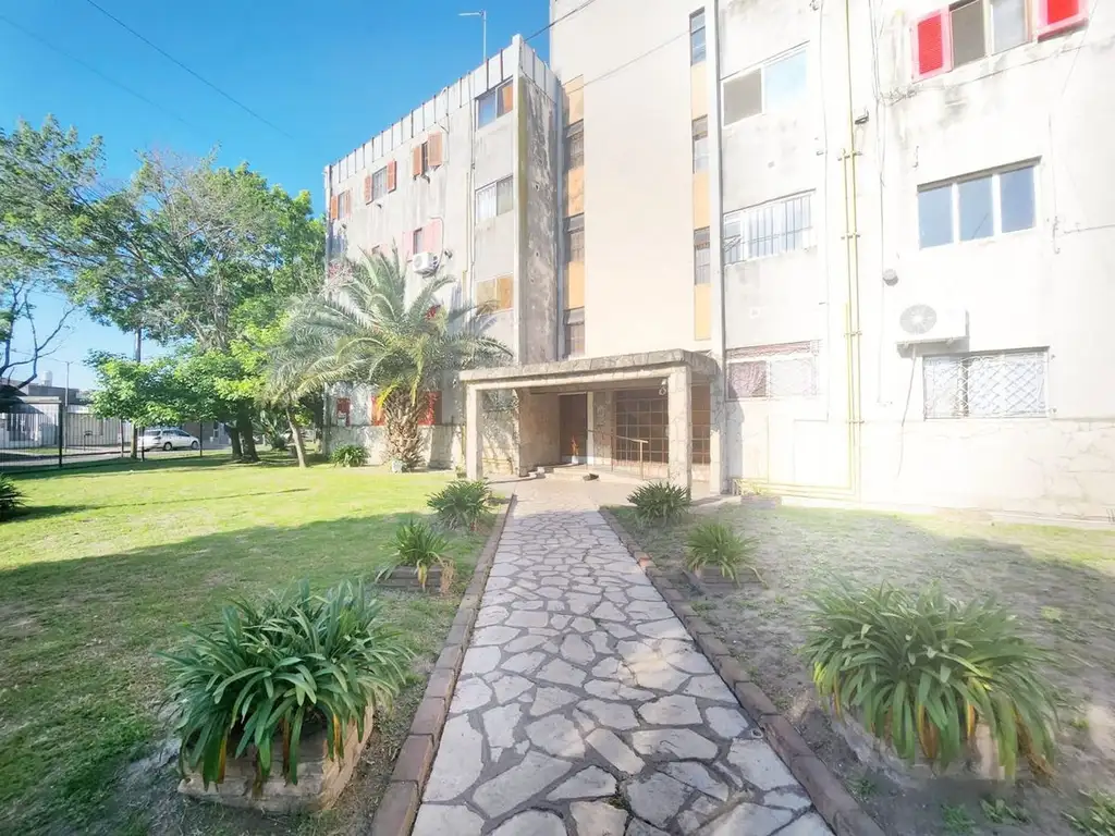 VENTA Departamento de 4 ambientes Bernal Oeste