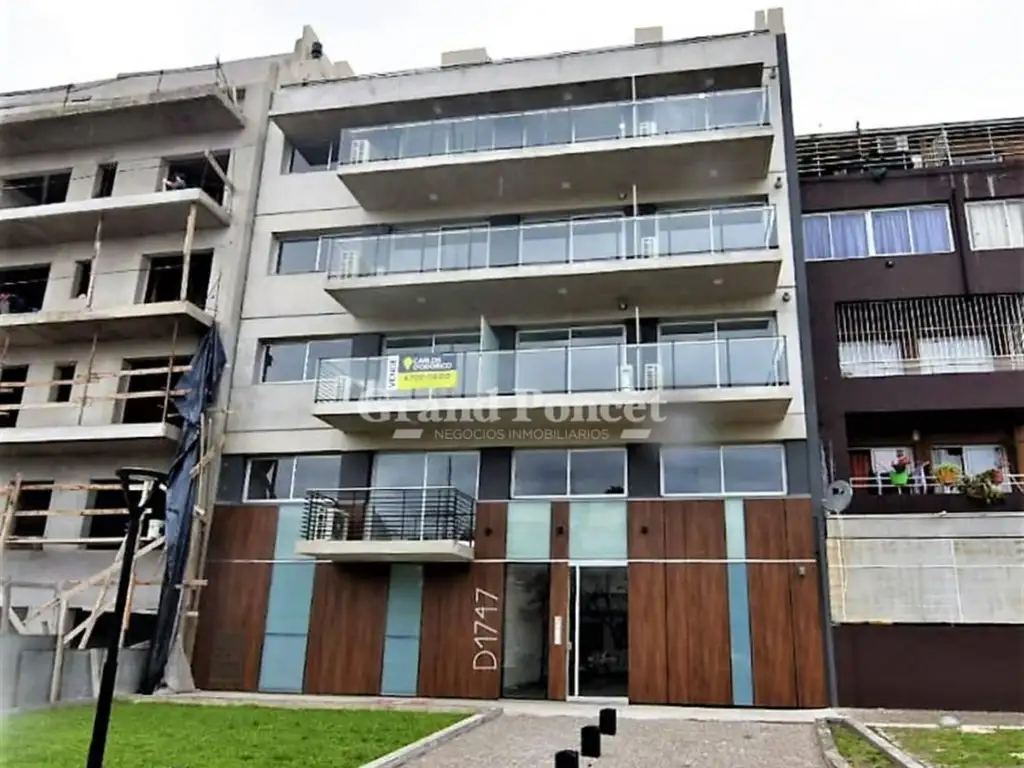 Departamento 2 1/2 Ambientes con Balcón Se Vende con Renta