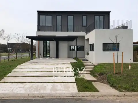 Casa venta 5 ambientes en Araucarias Puertos Escobar lote de 543 m2