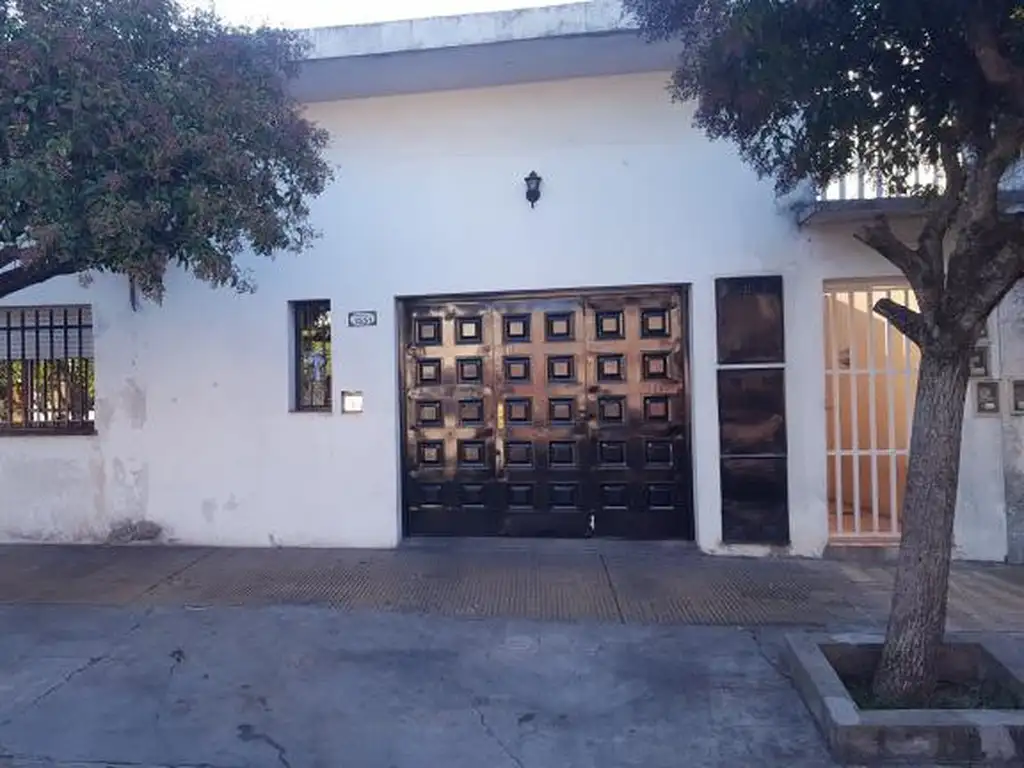 CASA 3AMB CON GARAGE PH FRENTE- APTO CREDITO Martin Coronado