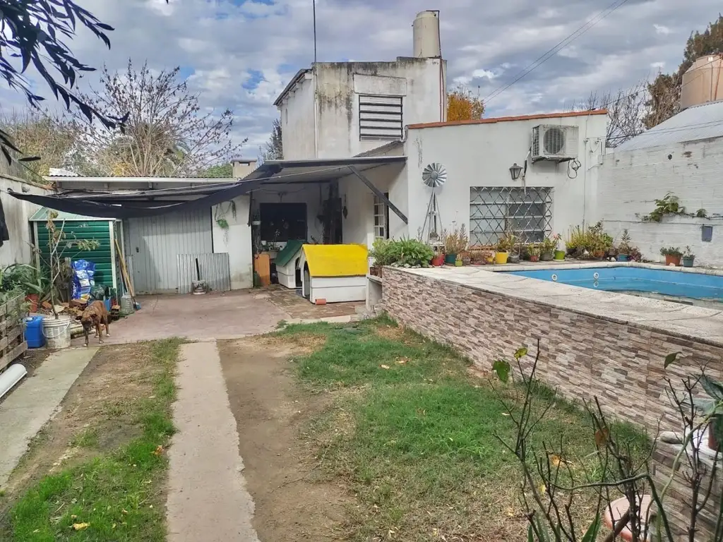 112 entre 3 y 5. Venta de Casa en Punta Lara, Ensenada.