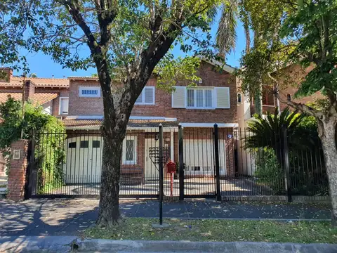 Impecable casa en Barrio Parque Las Carreras, San Isidro.