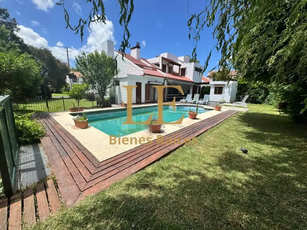 Venta Casa en Aranjuez Country Club APTO CREDITO