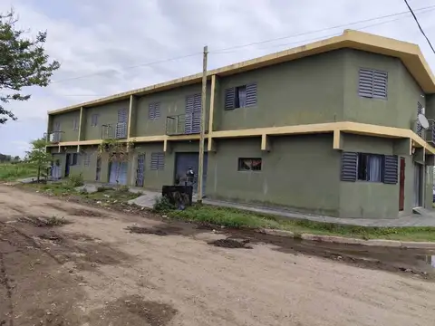 VENTA COMPLEJO DE 4 PH c/u 2 DORM 2 BAÑOS COCHERA