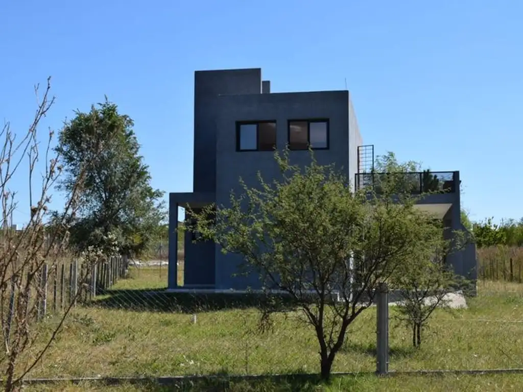 CASA BRISA DEL LAGO, VISTAS AL DIQUE LOS MOLINOS