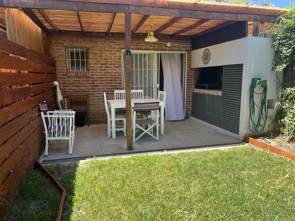 En venta Monoambiente amoblado en planta baja con jardin en Las Mercedes, Pilar