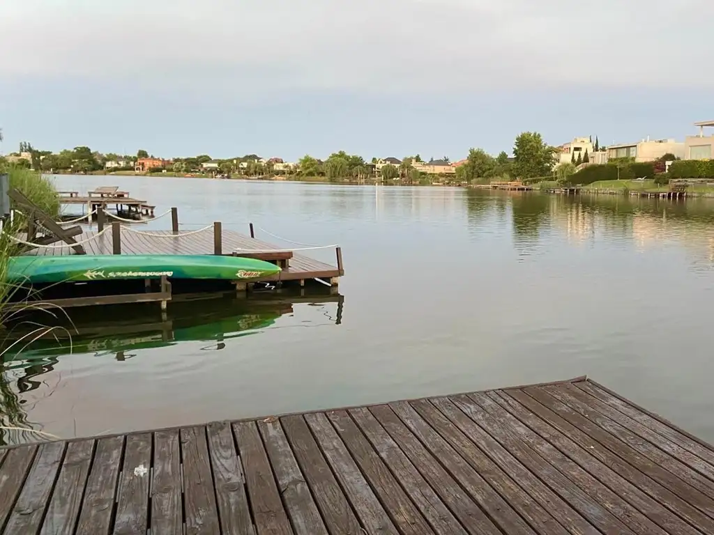 Casa al lago Villanueva barrio náutico