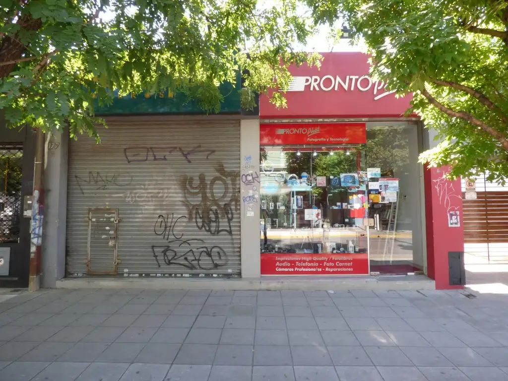 Local en venta en City Bell Sobre Calle Cantilo - Dacal Bienes Raíces