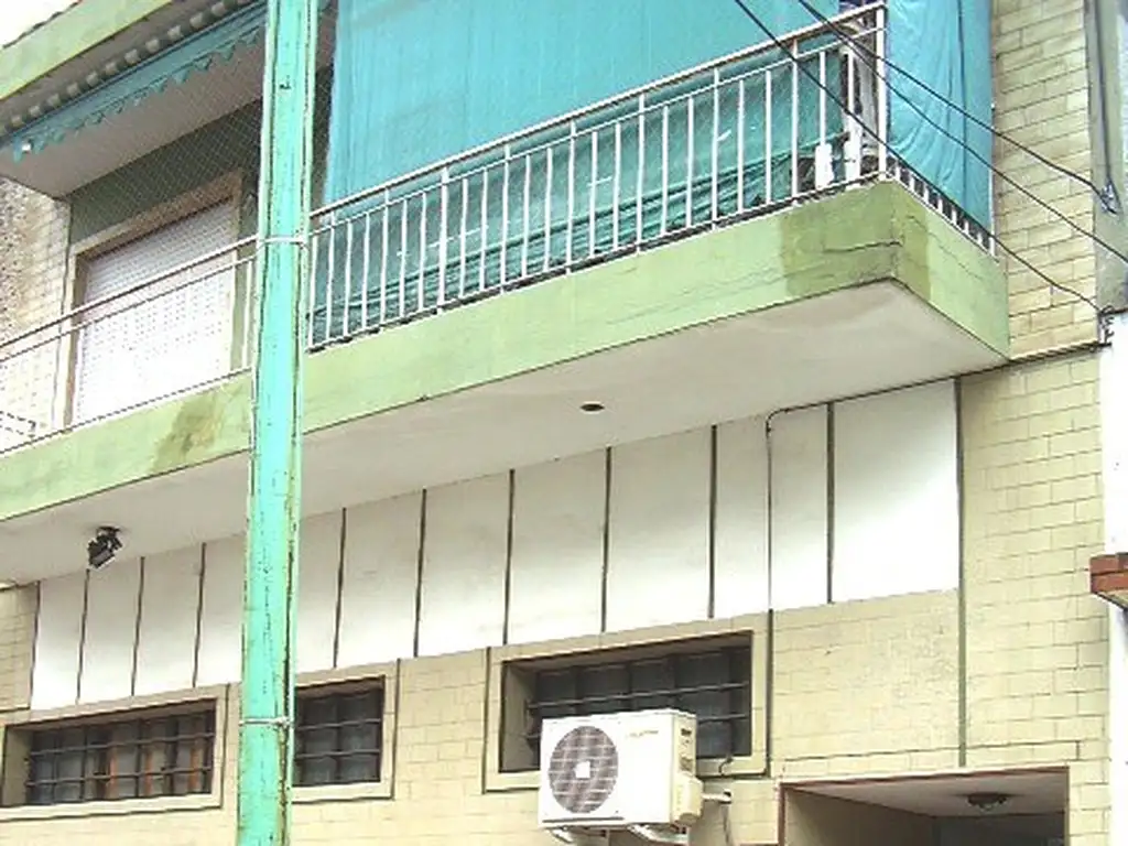 Precio Rebajado!!! Dpto 2 Amb., Lateral C/Lavadero. Se escuchan ofertas!!! - Foto 0