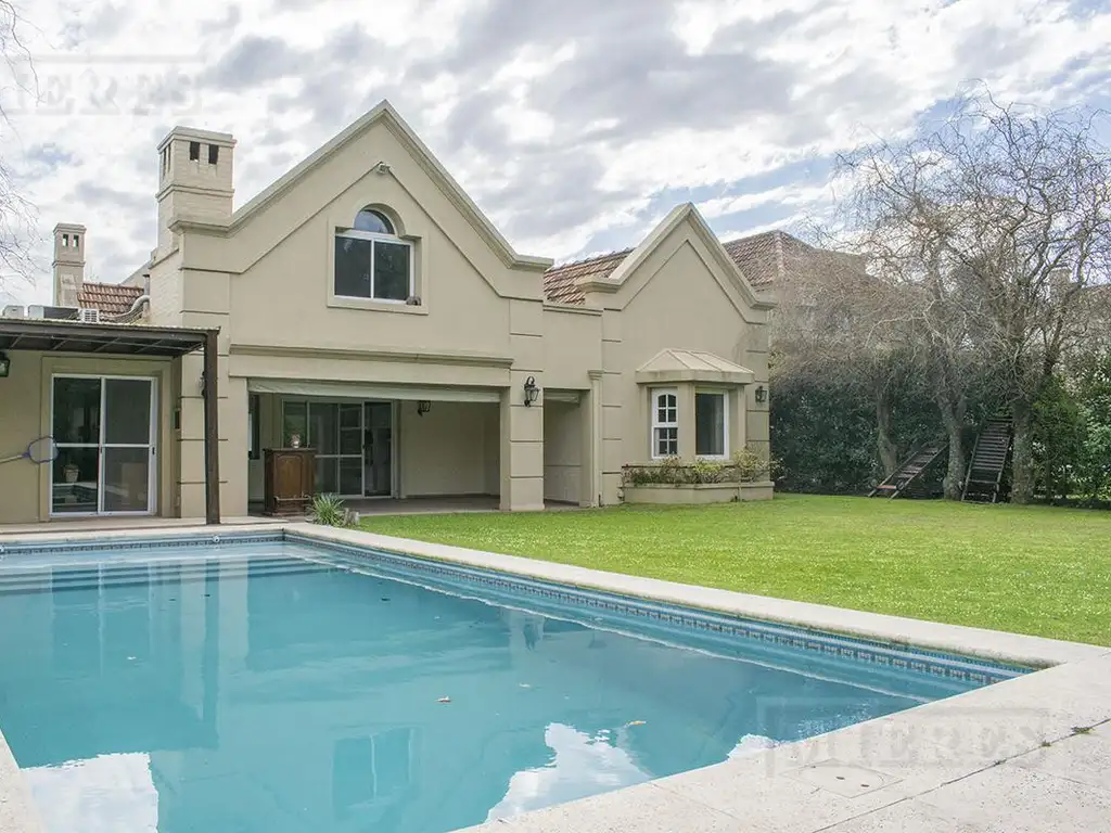 Casa en venta en el Barrio Privado  La Lomada