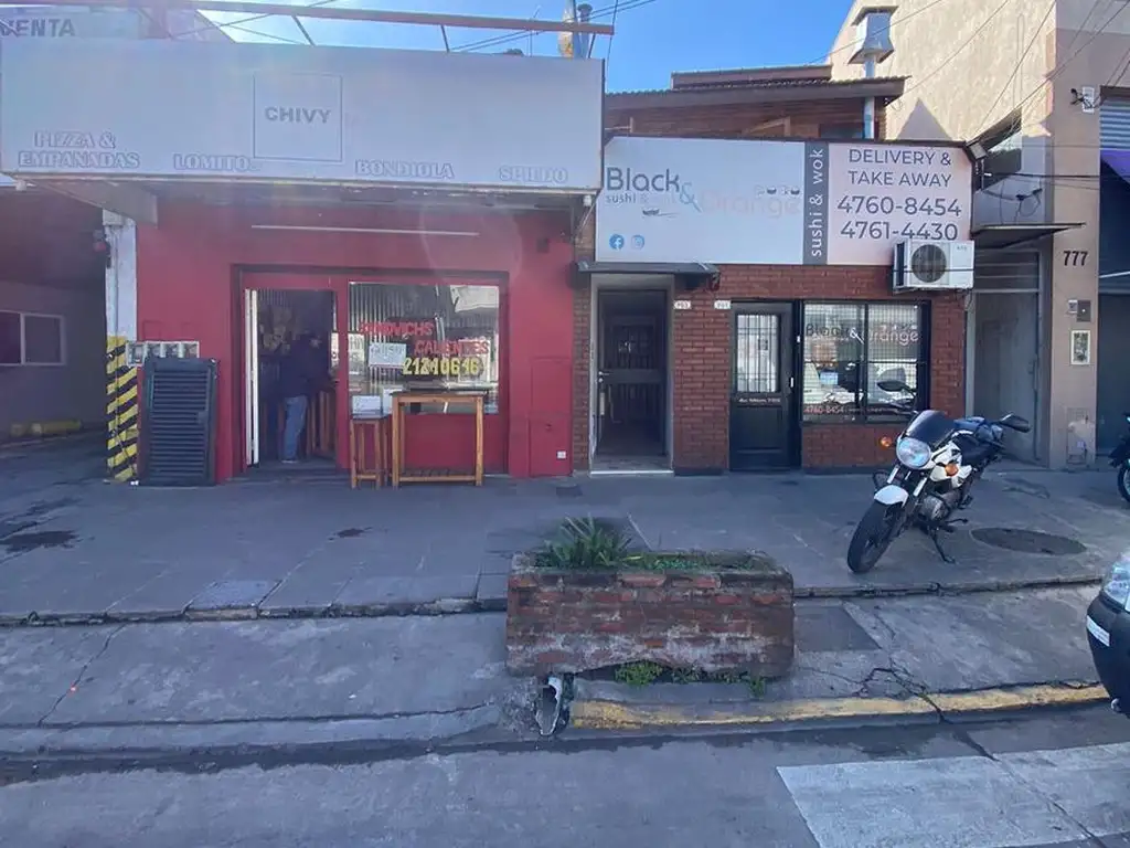 VENTA BLOCK con 2 LOCALES MAS CASA 5 AMBIENTES JARDIN - SOBRE AVENIDA MITRE AL 700 - VICENTE LOPEZ V