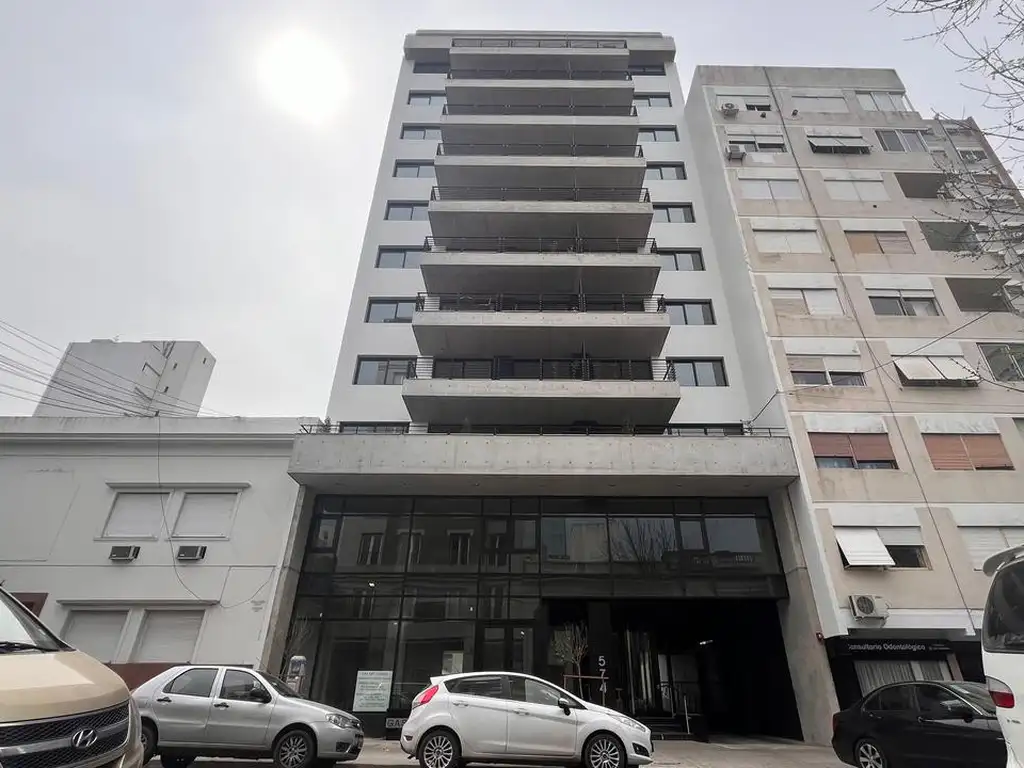 Local en venta en La Plata - Dacal Bienes Raíces