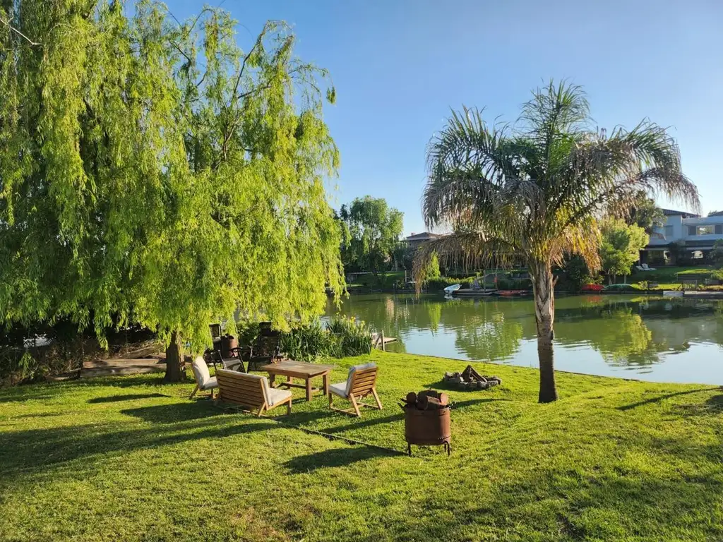 Casa al agua en alquiler temporada  - Barrio Santa Barbara