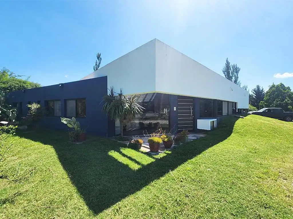 CASA EN VENTA PUERTO ROLDAN