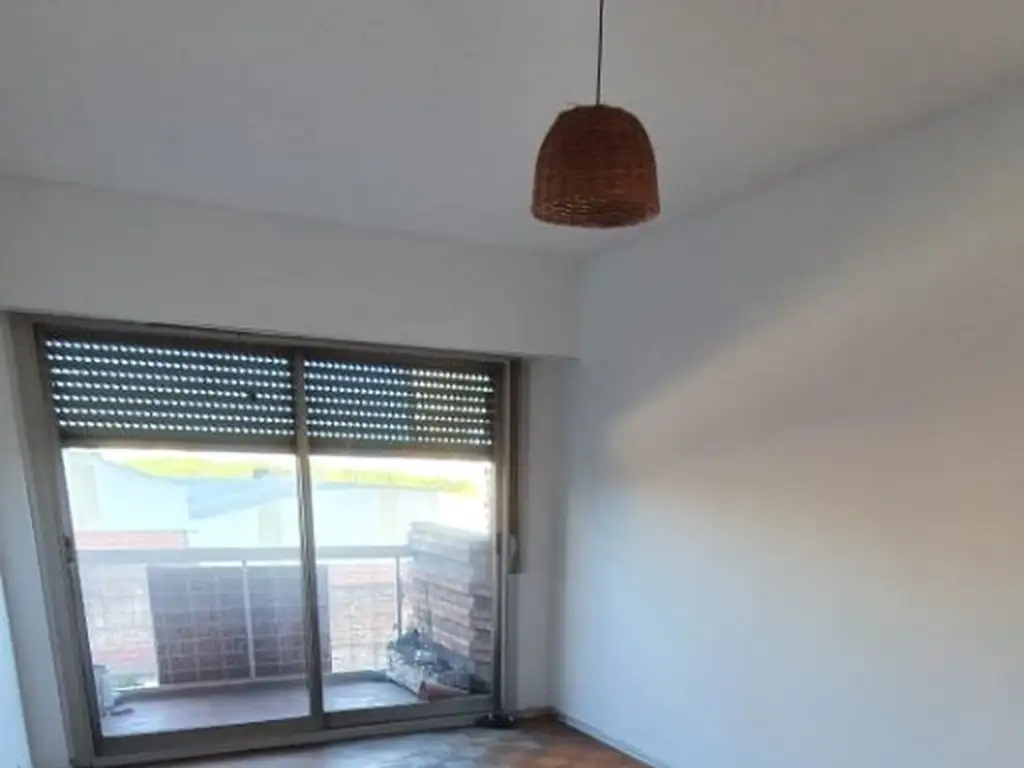 Venta Dto. de 2 ambientes al frente c/ balcón