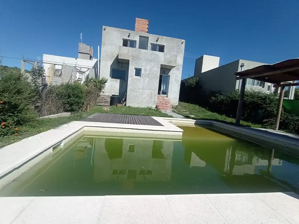 CASA EN VENTA A TERMINAR, 3 DORMITORIOS, MALAGUEÑO