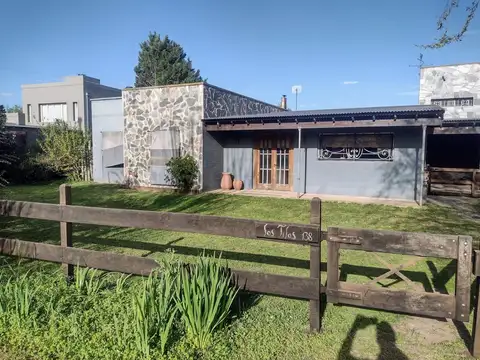 CASA de 4 AMBIENTES en LOBOS